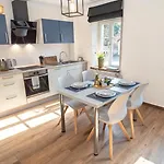 Appartement Erasmus 1901 *