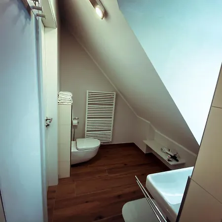 Erasmus 1901 Apartments *