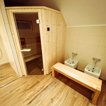 Erasmus 1901 Apartments Апартаменты *