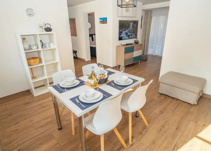 Apartment Erasmus 1901